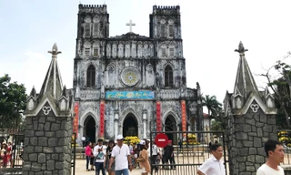 Nhà thờ cổ Mằng Lăng lưu giữ sách chữ Quốc ngữ đầu tiên của Việt Nam