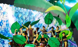 Bản sắc của các tộc người thiểu số ở xứ sở ‘Hương trà, sắc tơ’