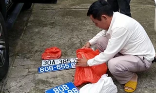 Những biển số xanh Hòa gắn vào ô tô để lòe và lừa nhiều người