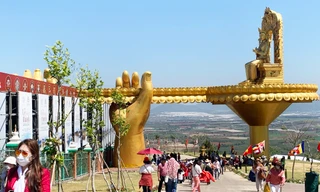 Đại bảo tháp kinh luân lớn nhất thế giới ở Lâm Đồng