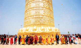 Trao chứng nhận kỷ lục Guinness thế giới cho Bảo tháp Kinh luân ở Lâm Đồng 