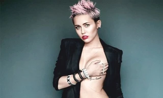 Miley Cyrus: 'Phụ nữ có quyền khoe ngực như đàn ông'