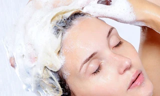 Khô da vì dùng dầu gội đầu để tắm