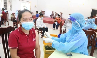 TPHCM rút ngắn khoảng cách 2 mũi vắc xin AstraZeneca còn 6 tuần 