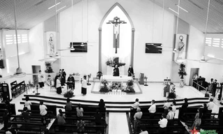 Thánh lễ cầu nguyện cho đồng bào tử vong và cán bộ chiến sỹ hy sinh trong đại dịch COVID-19 tại nhà thờ Nhân Hoà