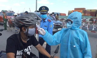 Xét nghiệm y tế toàn bộ khách đến TPHCM từ 9/4