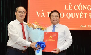 Thành ủy TPHCM trao các quyết định về nhân sự