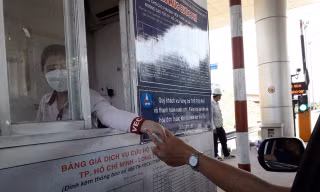 Hoàn lại tiền thừa cho khách bằng… kẹo, đơn vị thu phí cao tốc TPHCM – Dầu Giây nói gì?