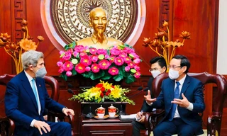 Bí thư TPHCM tiếp Đặc phái viên Tổng thống Hoa Kỳ John Kerry
