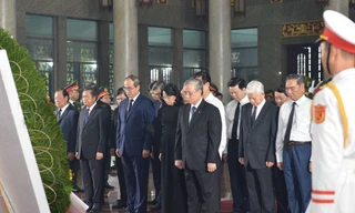 Lãnh đạo Đảng, nhà nước viếng nhà tình báo huyền thoại Trần Quốc Hương