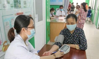 TPHCM đề xuất trả lương 7-9 triệu đồng/tháng cho y, bác sĩ cao tuổi làm việc ở trạm y tế