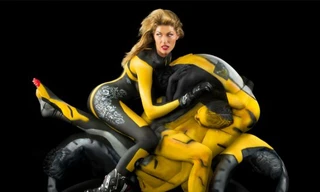 Chiếc xe đặc biệt là sự kết hợp hoàn hảo giữa nghệ thuật vẽ trên cơ thể và uốn dẻo