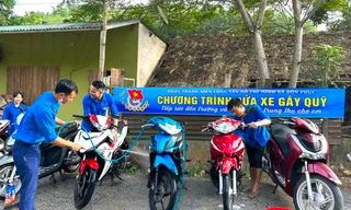 Đoàn viên rửa hàng trăm xe, thu tiền triệu gây quỹ tổ chức trung thu cho trẻ nghèo miền núi 