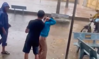 Mới nhất vụ nam phụ huynh hành hung hai giáo viên tiểu học: Công an vào cuộc 