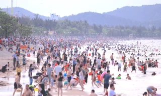 Nghệ An thu gần 2.000 tỷ, Hà Tĩnh đón hơn 730.000 khách dịp nghỉ lễ