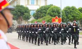 Trung đoàn Cảnh sát Cơ động Bắc Trung Bộ đón nhận Huân chương Chiến công hạng Ba