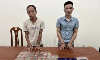 Ra nước ngoài mua hàng nghìn viên ma túy về bán lẻ 