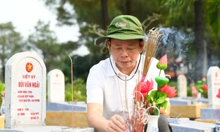 Xúc động Lễ dâng hương tưởng nhớ các Anh hùng liệt sĩ