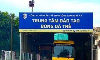 Xôn xao thông tin CLB Sông Lam Nghệ An 'nợ' tiền ăn của HLV và cầu thủ