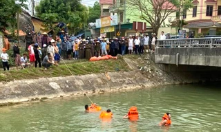 Trêu đùa để lại dép và giấy xin lỗi bố mẹ bên bờ kênh, 3 học sinh làm cả xã tá hỏa đi tìm