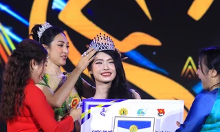 Nữ sinh 17 tuổi giành giải nhất cuộc thi Nữ thanh niên thanh lịch Cửa Lò 2024