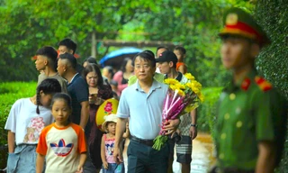 Hàng ngàn người hành hương về quê Bác trong ngày Tết Độc lập