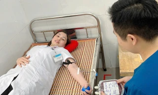 7 y, bác sĩ hiến máu cứu sống bệnh nhân rơi từ vách núi nguy kịch