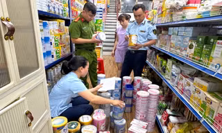Phát hiện hàng trăm hộp sữa bột trẻ em nhập lậu