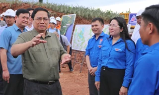 Video Thủ tướng Phạm Minh Chính kiểm tra, đôn đốc dự án đường dây 500kV mạch 3 qua tỉnh Nghệ An