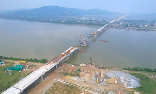 Hình hài cây cầu nghìn tỷ dài nhất tuyến cao tốc đoạn Diễn Châu - Bãi Vọt