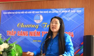Tỉnh Đoàn Nghệ An 'thắp sáng niềm tin' cho học viên huyện biên giới