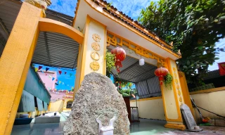 Kỳ bí ngôi đền có hàng chục mộ 'cá Ông' và câu chuyện thần y bí ẩn cứu dân khỏi dịch bệnh