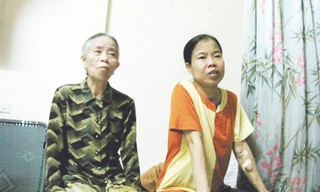 Bà nội Nguyễn Thị Lạp (trái) và mẹ Hiếu - bà Nguyễn Thị Hạnh