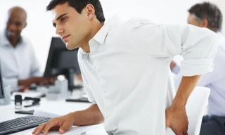 Ngồi quá nhiều dễ bị bệnh tim mạch, thoát vị đĩa đệm, thậm chí tử vong