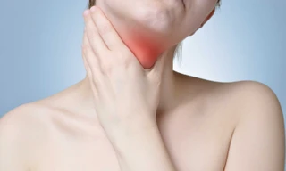 Có những biểu hiện này, hãy đến bệnh viện kiểm tra ngay tuyến giáp của bạn