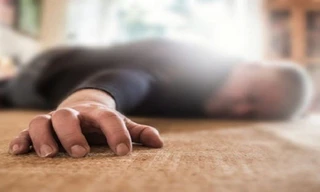 Đừng bỏ qua dấu hiệu sớm của đột quỵ dù bạn 30, 40 hay 60 tuổi