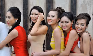 Thí sinh Hoa hậu bên nhau đón gió lạnh Bà Nà