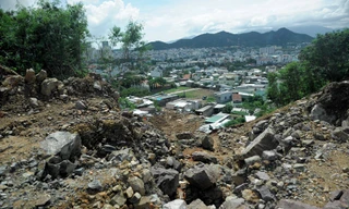 Hồ nước vỡ ở Nha Trang: 'Tử thần' treo trên đầu