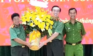 Thông báo Quyết định của Chủ tịch nước về thăng cấp bậc hàm cấp tướng đối với sĩ quan Công an nhân dân