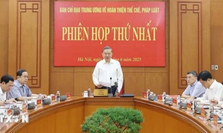 Xử lý nghiêm tổ chức đảng, đảng viên trì hoãn, cản trở các nhiệm vụ, giải pháp hoàn thiện thể chế