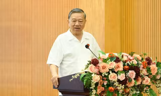 Tổng Bí thư: Trụ sở công dôi dư ưu tiên để làm trường học, nơi khám bệnh, vui chơi của nhân dân