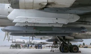 Ukraine xác nhận tấn công sân bay quân sự Nga