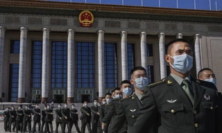 Trung Quốc: Ba công chức dính bẫy gián điệp vì ham cá độ, vướng 'lưới tình'