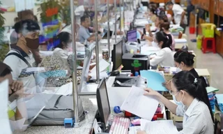 Chưa thực hiện đúng chỉ đạo của Trung ương về tạm dừng tuyển dụng viên chức, một huyện phải thu hồi các quyết định