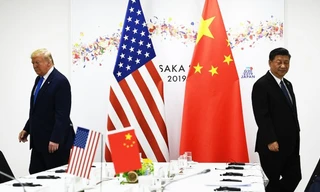 Tổng thống Trump vừa ký lệnh tăng thuế với hàng hoá Canada, Mexico và Trung Quốc. (Ảnh: AP)