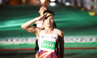 Tiền Phong Marathon 2025: Đỗ Quốc Luật nối dài kỷ lục, 11 lần vô địch liên tiếp