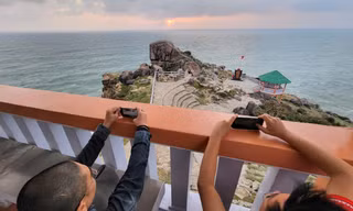 Rủ nhau săn bình minh tại Mũi Điện: Nơi mặt trời thức giấc đầu tiên trên đất Việt