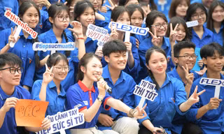 MC Khánh Vy ‘Tiếp sức mùa thi’ tại Bắc Ninh: Thi thử điểm thấp không phải là thất bại 