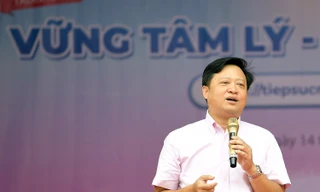 PGS. TS Phạm Mạnh Hà ‘bắt sóng’ nỗi lo mùa thi cùng học sinh THPT Bắc Ninh