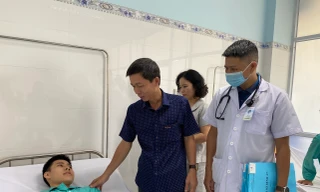 Tăng thêm người ngộ độc cơm gà, một thai phụ phải điều trị hồi sức tích cực